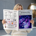 Femme avec un chapeau tenant une gazette diy anniversaire femme, une invitation originale avec playlist qr code, jeux personnalisés et cocktails.