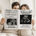 Couple tenant devant eux leur gazette reveal grossesse personnalisée sur Canva avec un modèle Template Boutique Cie.