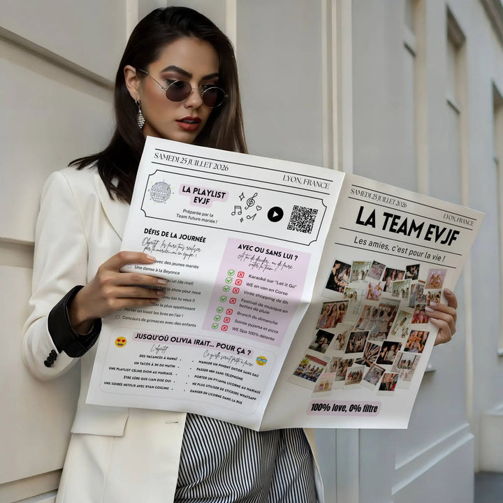 "Une femme élégante en manteau blanc lit la Gazette EVJF fun intitulée 'La Team EVJF – Les amies, c’est pour la vie !', dont les pages présentent une playlist spéciale, des défis, la rubrique 'Avec ou sans lui ?', ainsi qu’une mosaïque de photos souvenirs accompagnée du slogan '100% love, 0% filtre'.