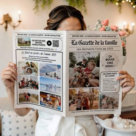 « Une femme lit la gazette de votre famille, un journal familial personnalisé retraçant les moments forts de 2025 .