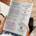 Charger l'image dans la visionneuse de la galerie, Page intérieure gauche d’une gazette de mariage « Save the Date » tenue par une personne présentant le programme du jour J.

