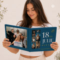 Femme tenant le livre d'or personnalisable anniversaire 18 ans, bleu marine, ouvert