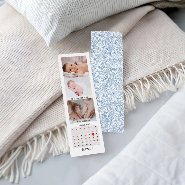 Photo du marque-page baptême personnalisé pour un cadeau invité baptême.